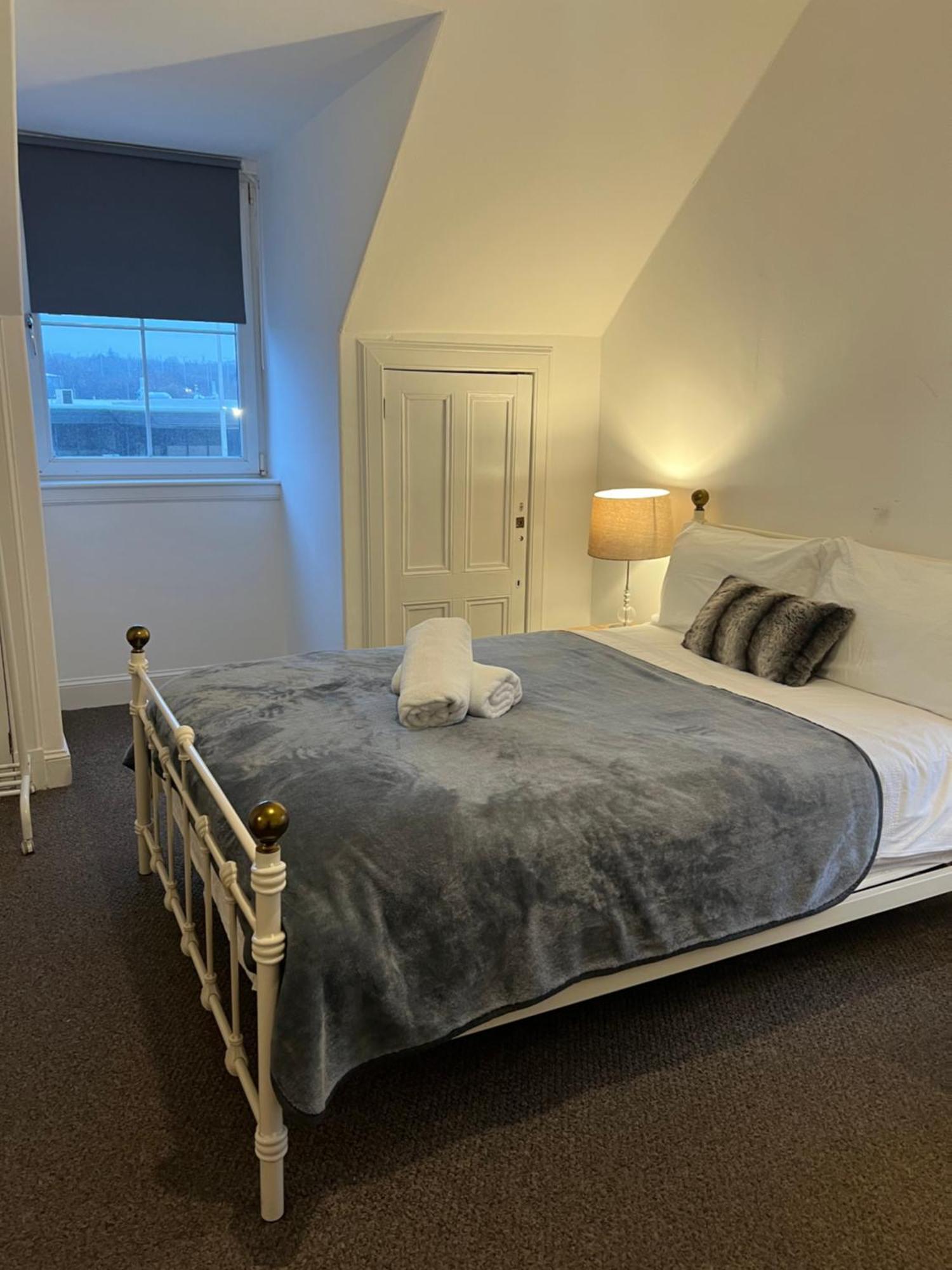 4 Bed Bungalow Near Airport EDI Eksteriør bilde